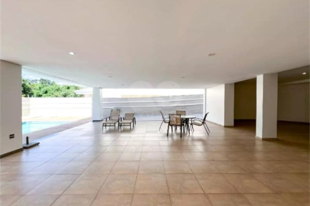 Casa à venda com 3 suítes no condomínio Portal do Lago, Valinhos - SP