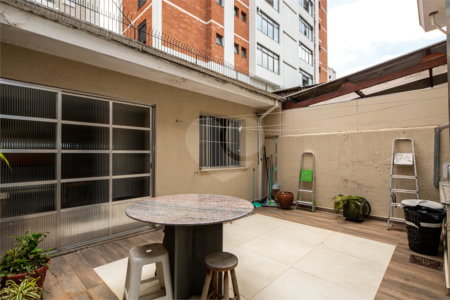 Casa à venda com 3 quartos, sendo 1 suíte, em Campo Belo, São Paulo, SP