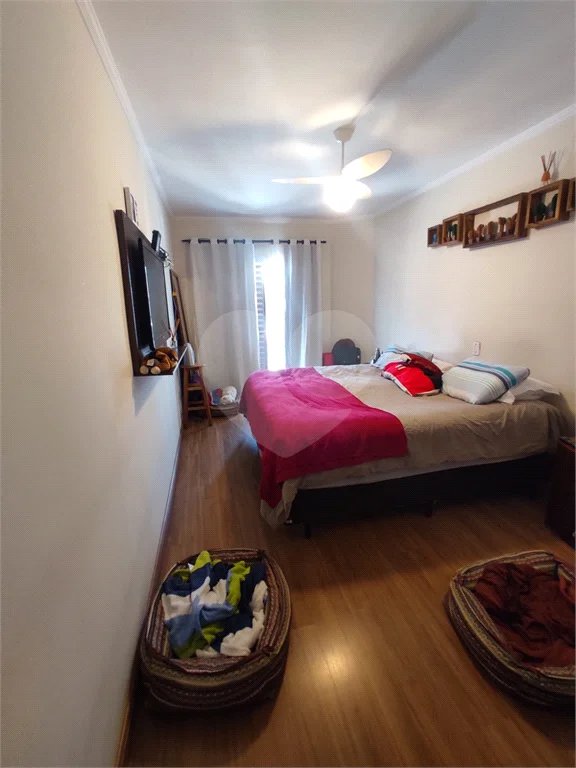 Sensacional sobrado c/ quintal e 3 dorms enormes com varanda! 12 min andando p/o metrô P Inglesa!