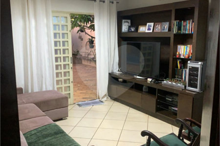 Sobrado à venda com 2 quartos no Centro, Três Lagoas, MS