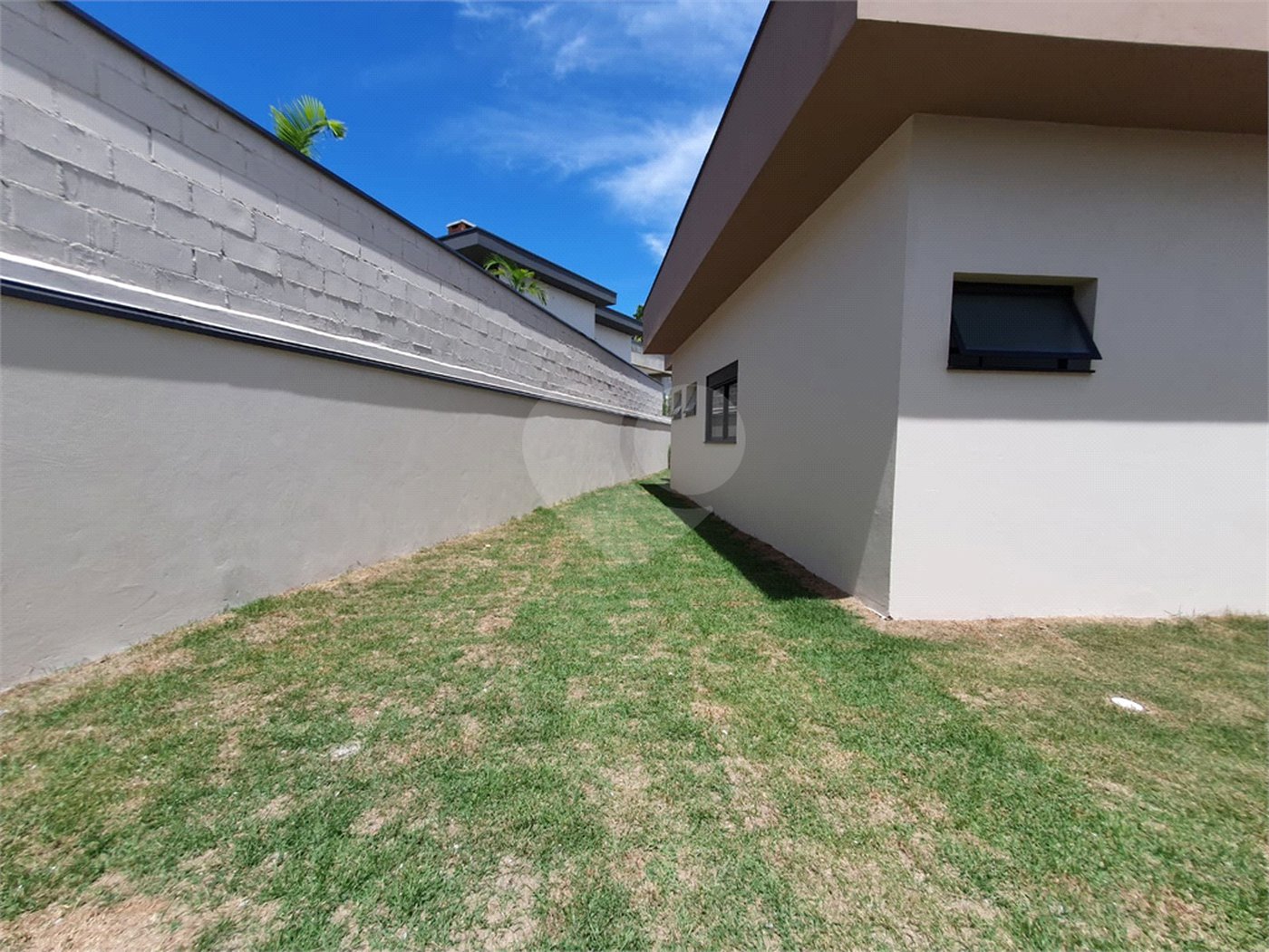 Casa à venda com 3 suítes no condomínio Via Castelli, Louveira - SP