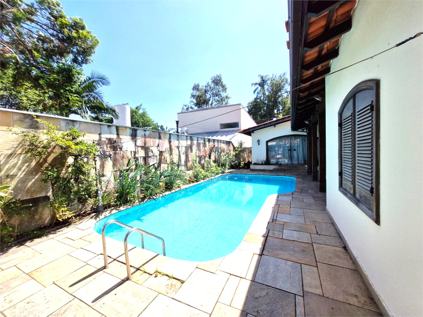 Casa Térrea à venda com 5 quartos, sendo 3 suítes, em Granja Julieta, São Paulo, SP