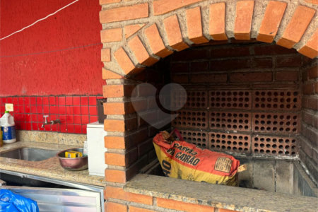 Sobrado a venda na Mooca, com 120m2, 2 dormitórios e 2 vagas - Estuda permuta.