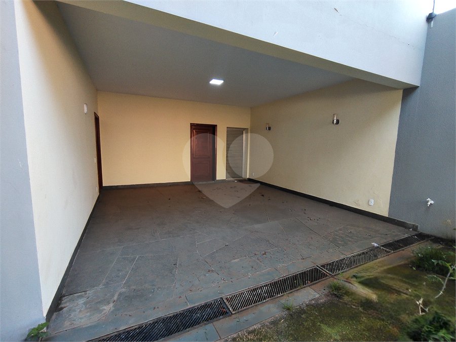 Casa à venda ou para alugar com 5 quartos, sendo 3 suítes, em Vila Maria, Itapetininga, SP