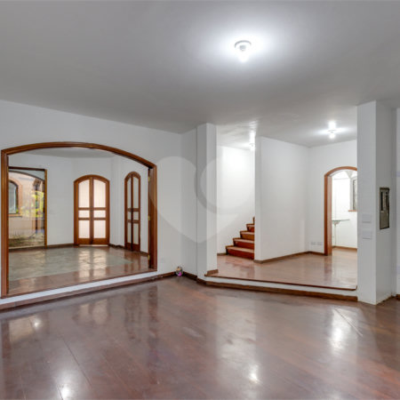 Sobrado à venda com 4 quartos, sendo 2 suítes, em Brooklin, São Paulo, SP