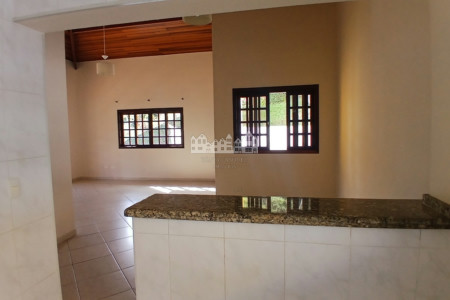 Casa para alugar com 3 quartos, sendo 1 suíte, em Vila Petrópolis, Atibaia, SP