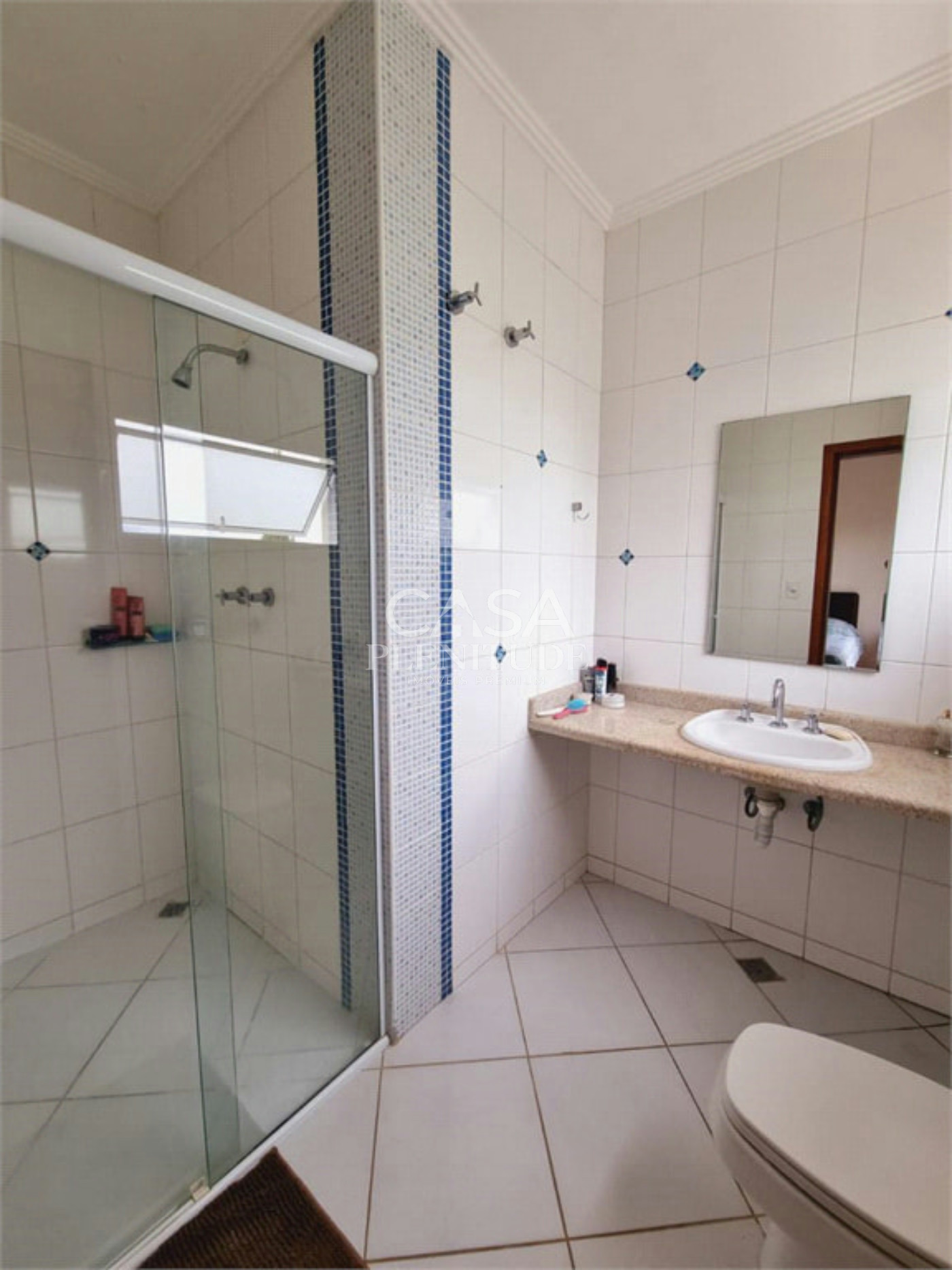 Sobrado à venda com 3 quartos, sendo 1 suíte, em Parque Residencial Villa dos Inglezes, Sorocaba, SP