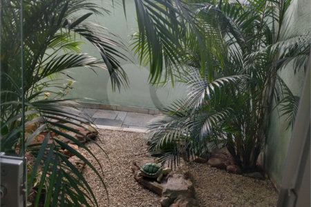 Sobrado à venda com 4 quartos, sendo 1 suíte,  em Parque dos Príncipes, São Paulo, SP