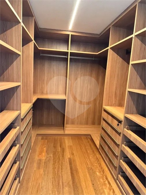 Apartamento para alugar com 4 quartos, sendo 3 suítes, em Pinheiros, São Paulo, SP