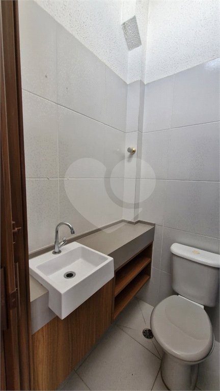 Casa à venda com 2 quartos, sendo 1 suíte, no condomínio A.m.costa, São Paulo - SP