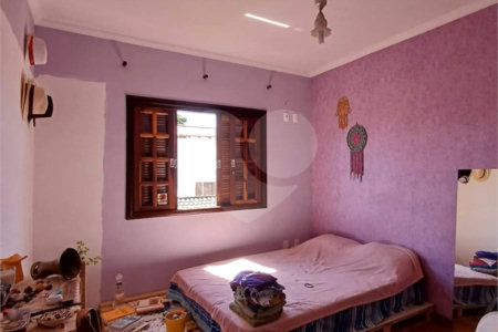 Casa à venda com 4 quartos, sendo 2 suítes,  em Vila Oliveira, Mogi das Cruzes, SP
