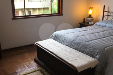 Sobrado à venda com 3 quartos, sendo 1 suíte, em Vila Nova Caledônia, São Paulo, SP
