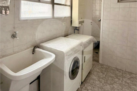 Apartamento à venda com 3 quartos, sendo 1 suíte,  em Moema, São Paulo, SP