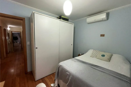 Casa à venda com 3 quartos, sendo 1 suíte,  em Jardim Casablanca, São Paulo, SP