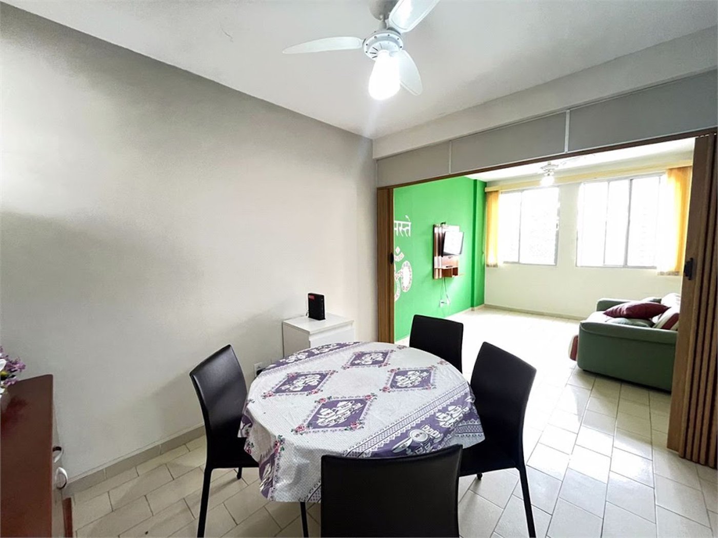 Apartamento de 1 Dormitório na Quadra da Praia das Pitangueiras – Localização Privilegiada!