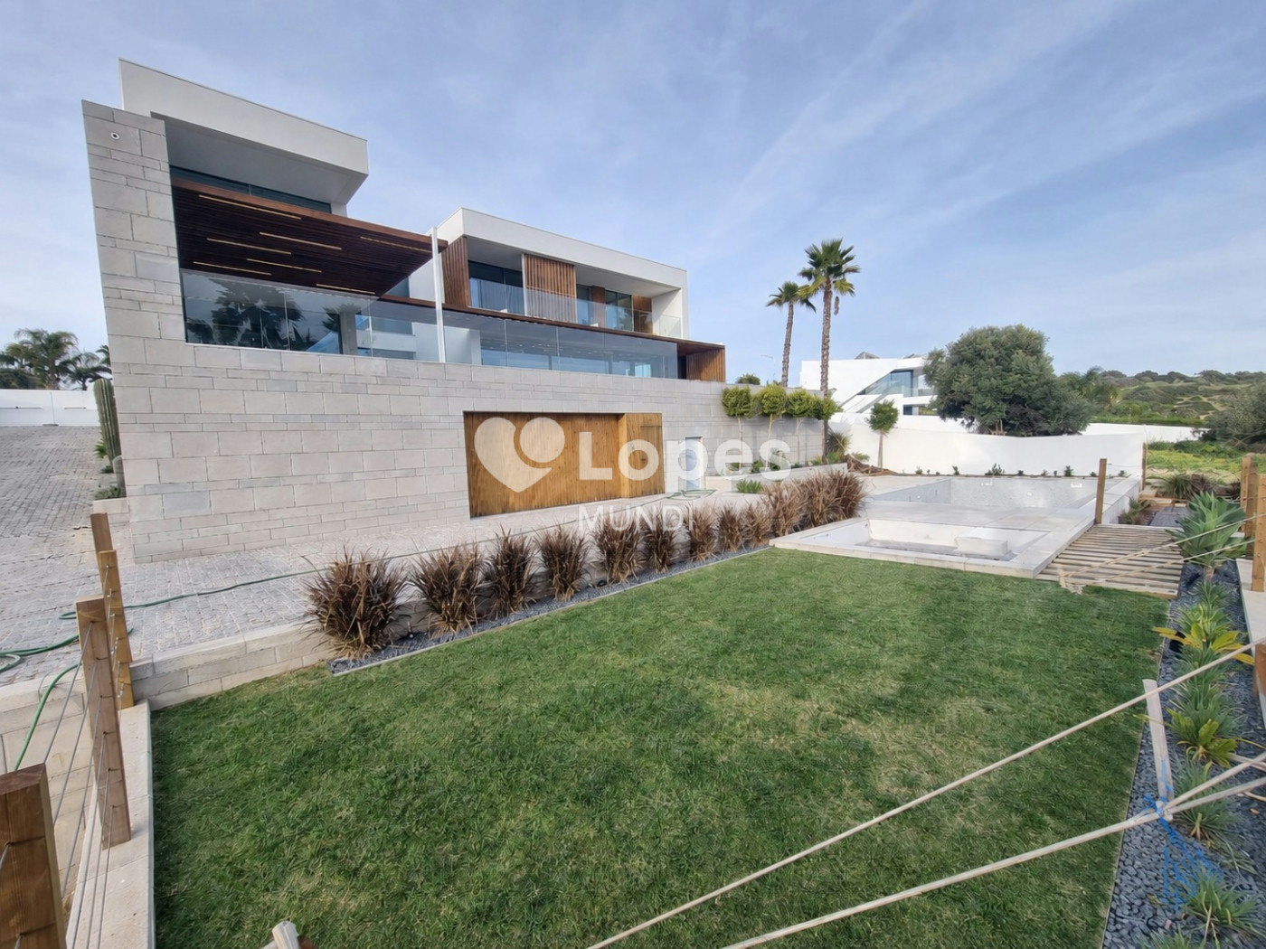 Casa com 4 quartos à venda em Lagos, Algarve, Portugal – Piscinas e jardim mediterrânico