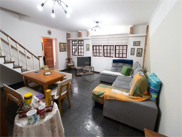 Sobrado à venda com 3 quartos, sendo 1 suíte,  em Alto da Boa Vista, São Paulo, SP