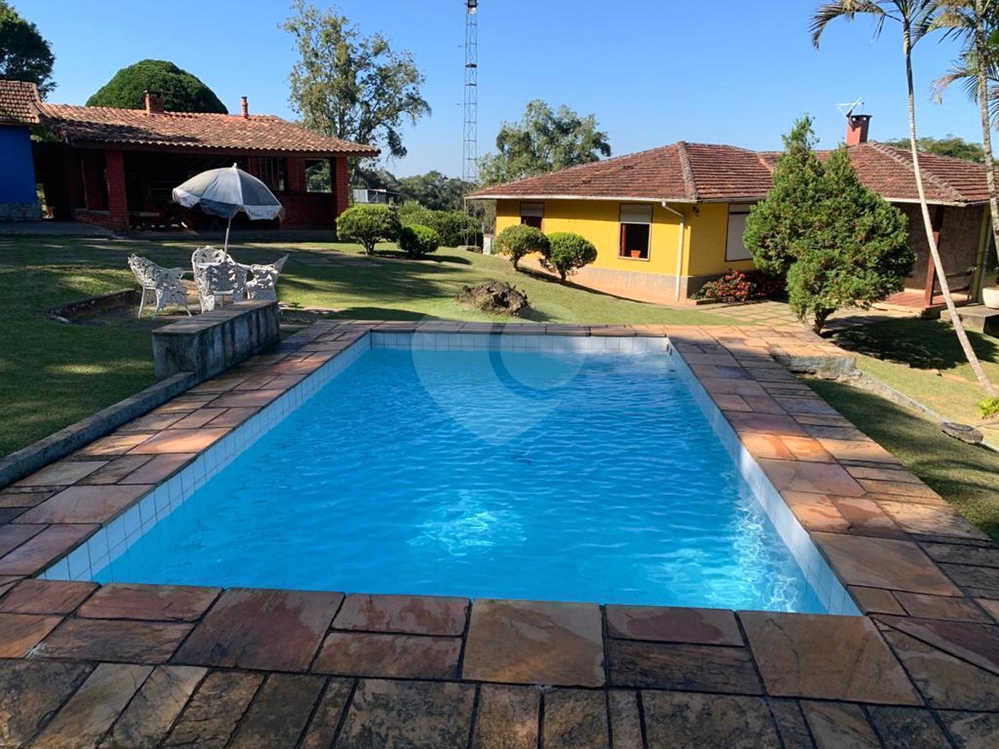 Chácara à venda com 4 quartos, sendo 2 suítes,  em Ibiúna, Ibiúna, SP