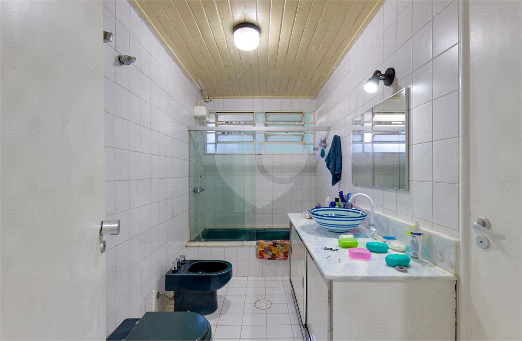 Casa Térrea à venda com 5 quartos, sendo 2 suítes, em Alto da Boa Vista, São Paulo, SP
