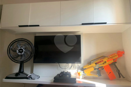 Apartamento à venda com 2 quartos em Parque Reboucas, São Paulo, SP