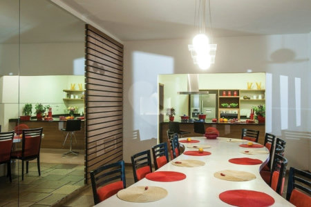 Casa à venda com 4 quartos, sendo 3 suítes,  no condomínio Vintage, Cotia - SP