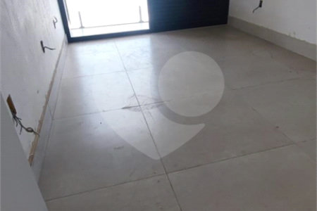 Casa à venda com 3 quartos, sendo 1 suíte,  no condomínio Terras de São Fernando, Cotia - SP