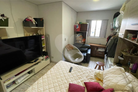 Sobrado à venda com 3 quartos em Jardim Laila, Embu das Artes, SP