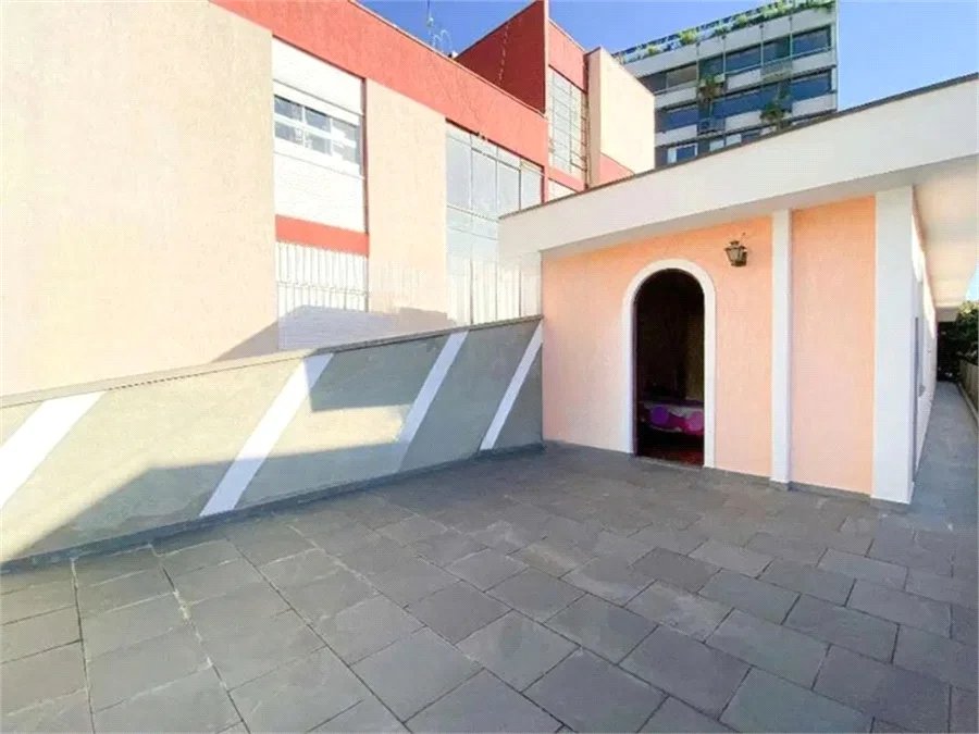 Sobrado à venda com 4 quartos em Vila Ipojuca, São Paulo, SP