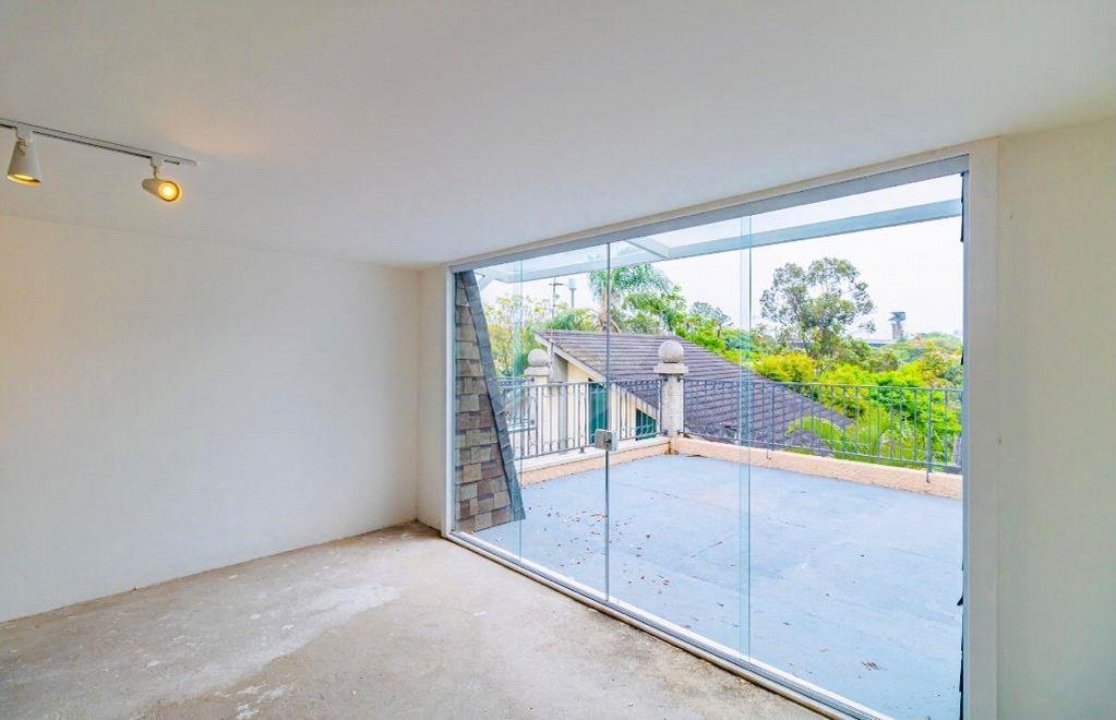 Casa à venda com 3 quartos, sendo 1 suíte,  no condomínio Reserva do Visconde, São Paulo - SP