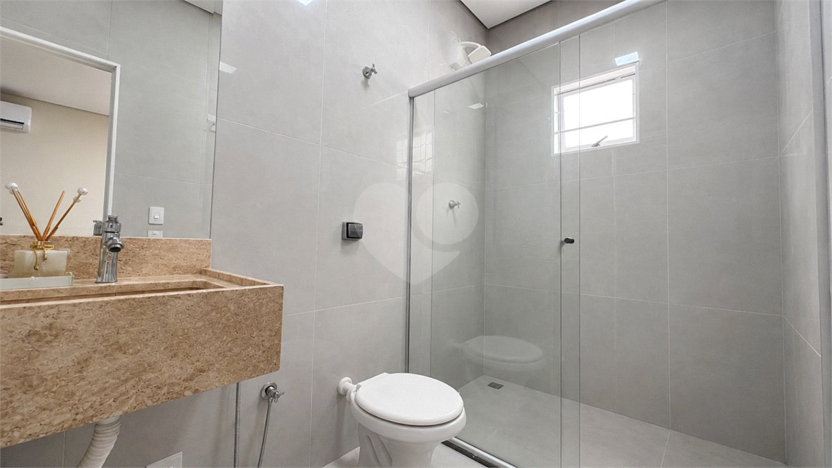 Casa Térrea à venda com 4 quartos, sendo 3 suítes, no Centro, Chapada dos Guimarães, MT