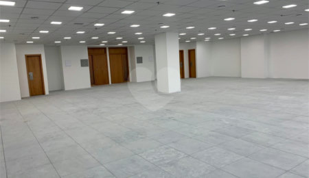 Sala à venda em Várzea de Baixo, São Paulo, SP