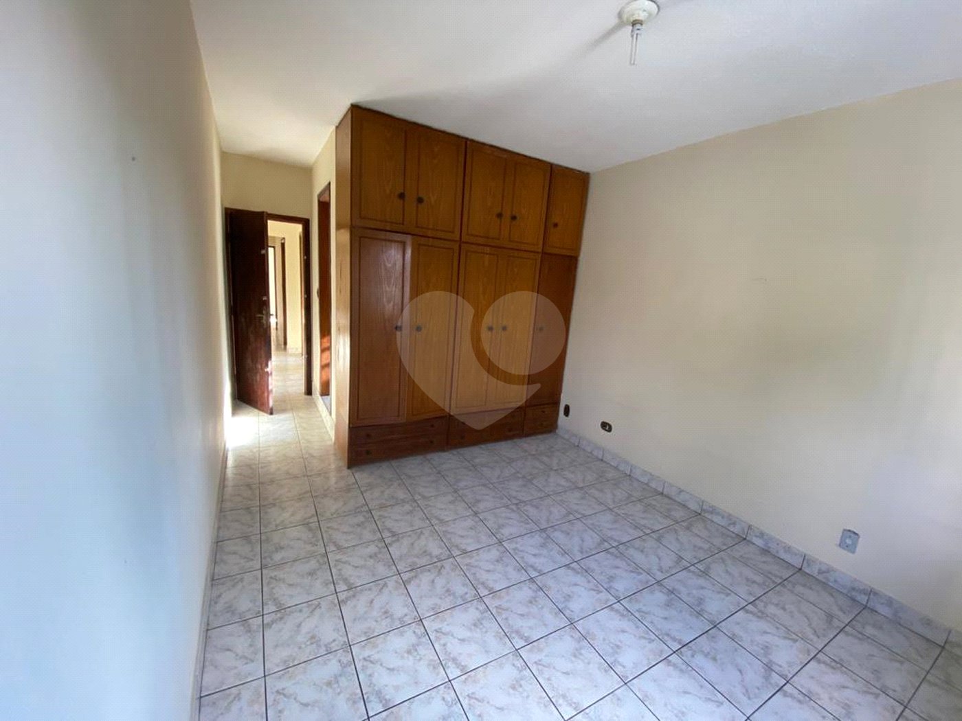 Sobrado à venda com 4 quartos, sendo 1 suíte, em Campo Grande, São Paulo, SP
