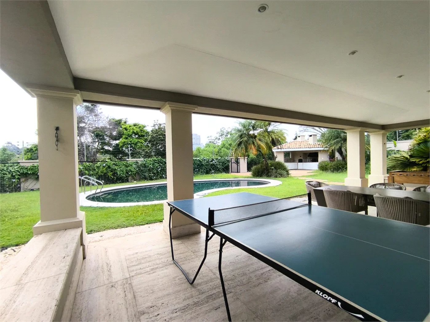 Casa à venda com 5 quartos, sendo 4 suítes, em Cidade Jardim, São Paulo, SP