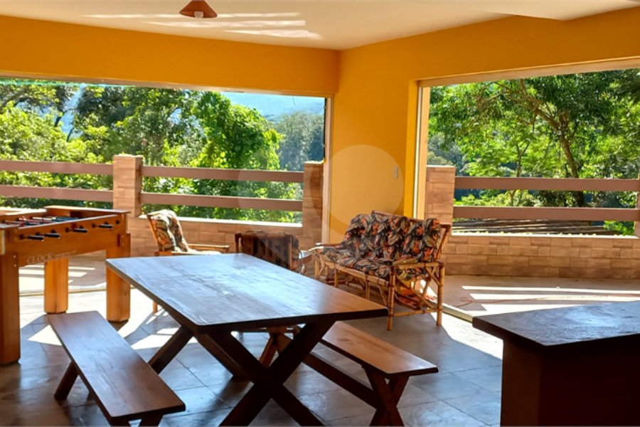 Casa à venda com 4 suítes no condomínio Alpes da Cantareira, Mairiporã - SP