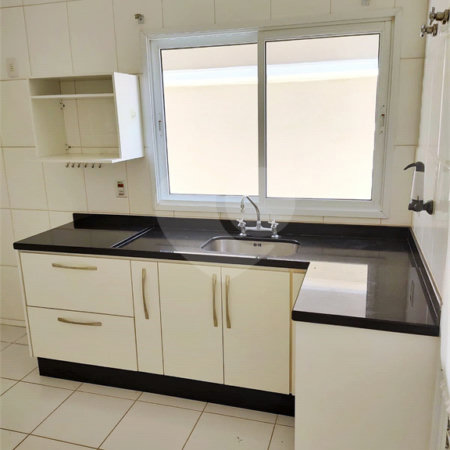 Casa à venda ou para alugar com 3 suítes no condomínio Residencial Jardim das Palmeiras, Vinhedo - SP