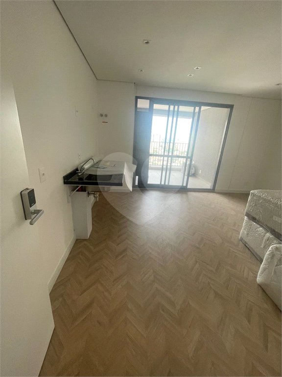 Apartamento à venda ou para alugar com 2 suítes em Jardim das Acácias, São Paulo, SP