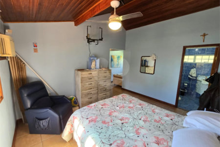 Chácara à venda com 4 quartos, sendo 1 suíte, em Cercadinho, Alambari, SP