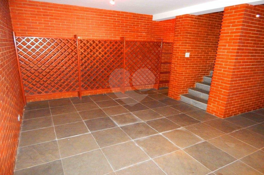 Sobrado à venda com 6 suítes em Jardim Cordeiro, São Paulo, SP