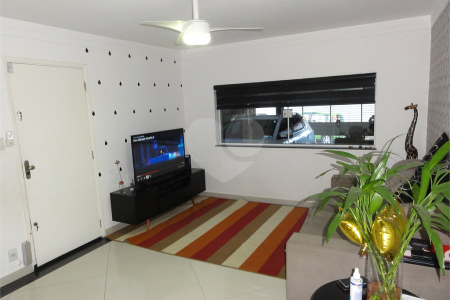 Sobrado à venda com 3 quartos, sendo 1 suíte, em Tremembé, São Paulo, SP