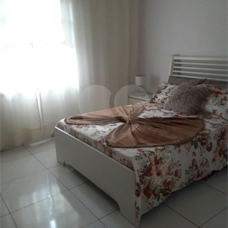 Casa Térrea à venda com 3 quartos em Jardim Nadir, São Paulo, SP
