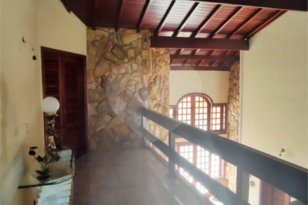 Casa à venda com 5 suítes no condomínio Estância Marambaia, Vinhedo - SP