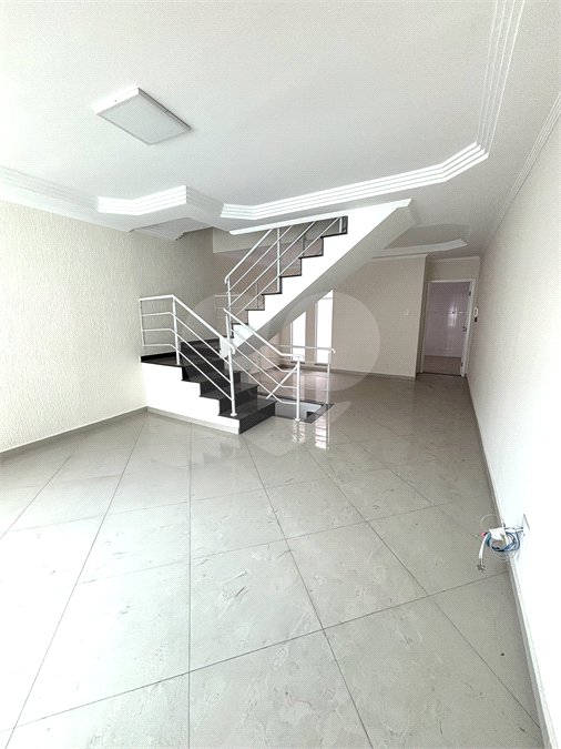 Sobrado à venda com 3 quartos, sendo 1 suíte, em Vila Invernada, São Paulo, SP