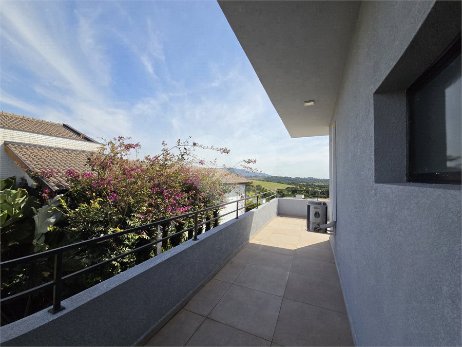 Casa à venda com 3 suítes no condomínio Village Ipanema I, Araçoiaba da Serra - SP