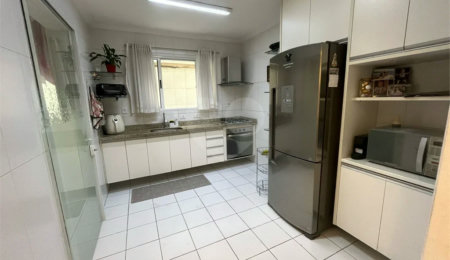 Casa à venda com 3 quartos, sendo 1 suíte,  no condomínio Residencial Villagio Vitória, Guarulhos - SP