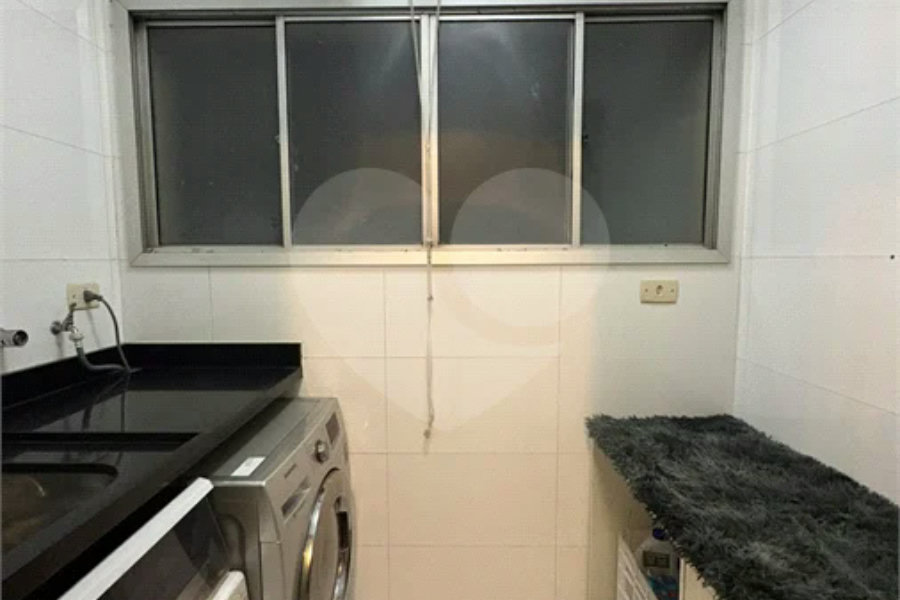 Apartamento reformado e mobiliado no Residência América - Venda - Parque Maria Domitila