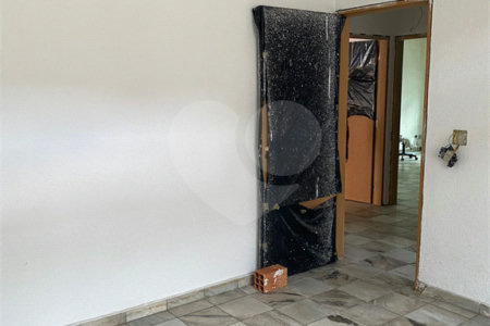 Casa térrea com 280m2, 3 dorms. - Saúde