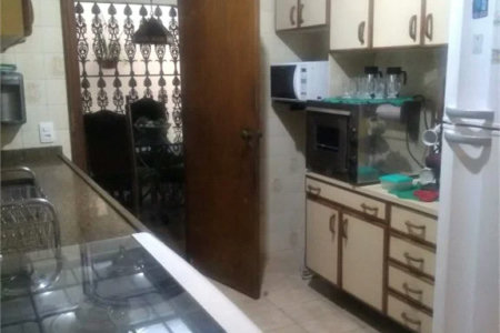 EXCELENTE OPORTUNIDADE - Casa térrea