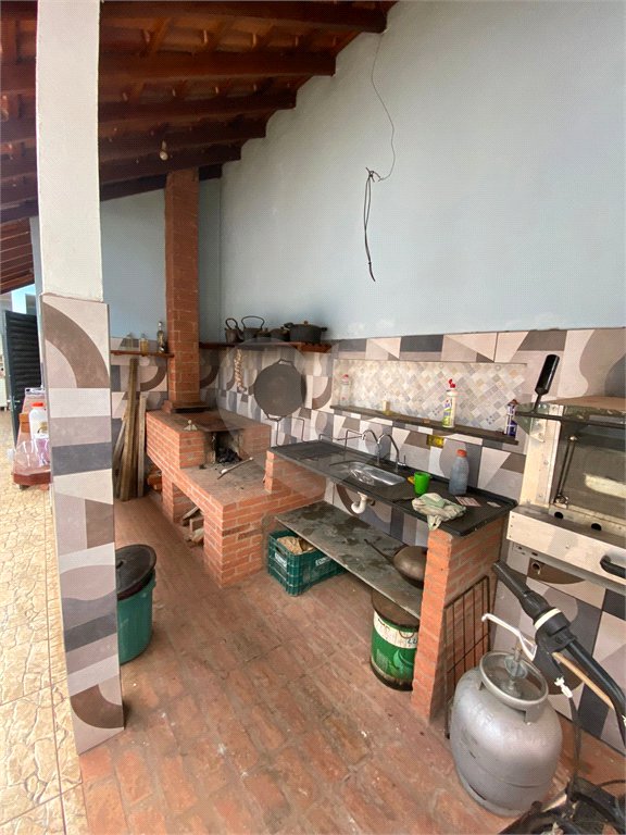 Casa Térrea com 2 dormitórios, sendo 1 suíte.