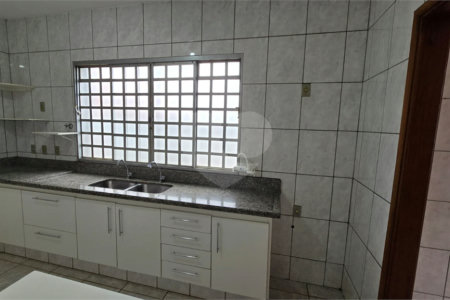 Casa à venda com 2 quartos, sendo 1 suíte, em Vila Suconasa, Araraquara, SP