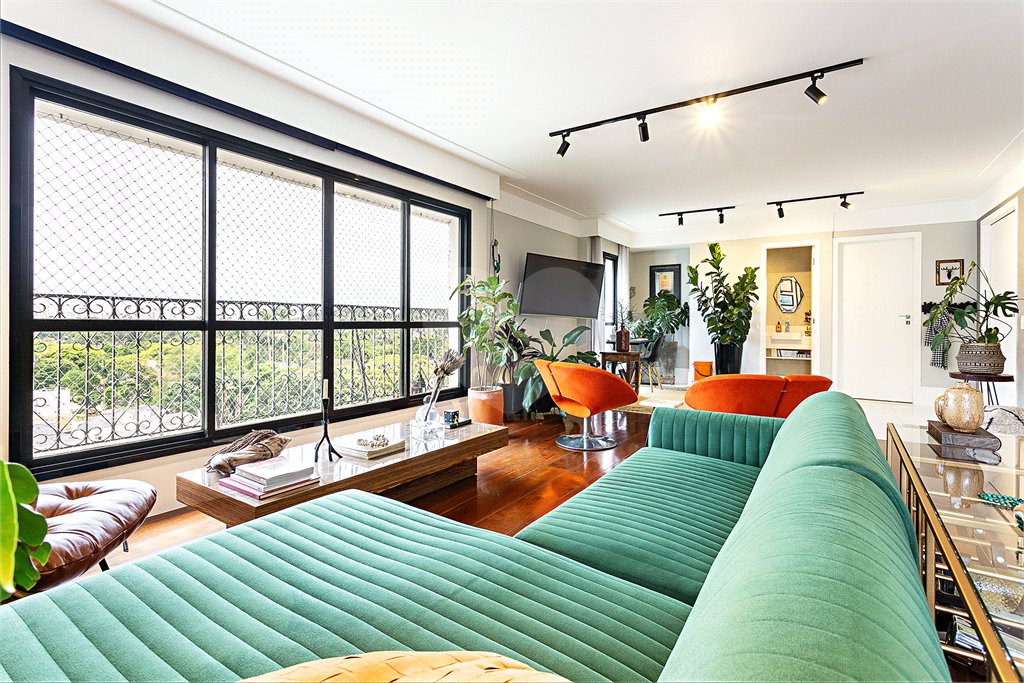 Apartamento à venda com 3 quartos, sendo 1 suíte, em Alto da Boa Vista, São Paulo, SP